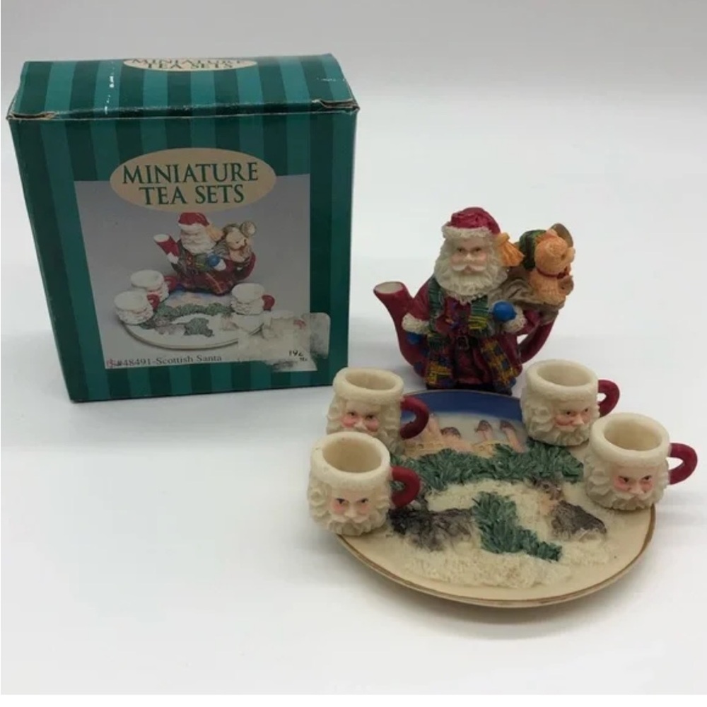 Santa Miniature Tea Set